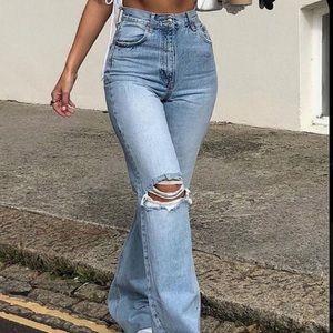 these jeans are so cute! they fit well around the waist